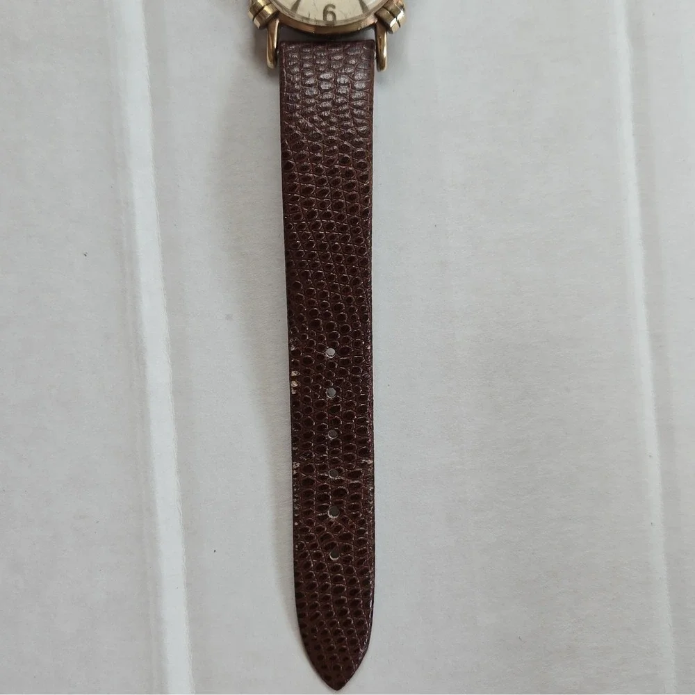 Gruen Knotted Fancy Lugs Mens Watch. 10K Rolled Gold,Manual Wind, Subdial.